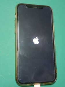 iPhone 11 Pro りんごループからの復旧（解決済み）