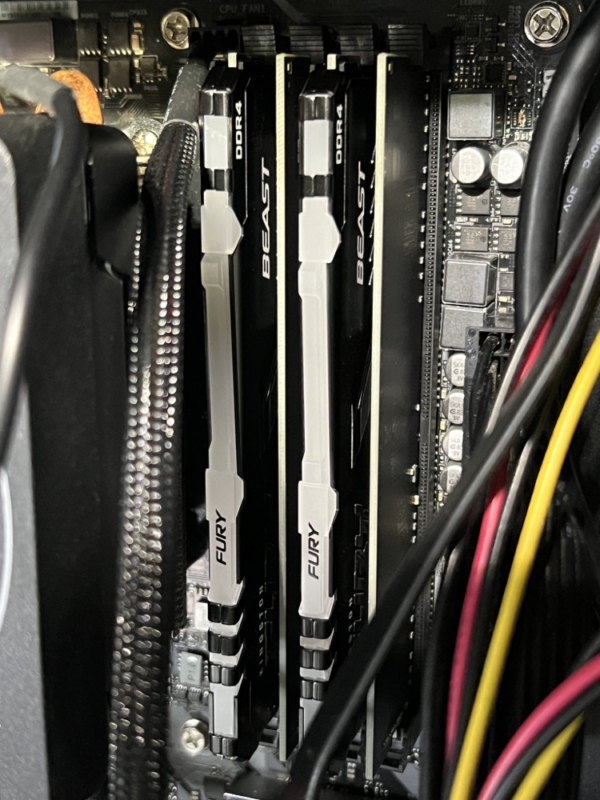 Kingston PC4-25600 (DDR4-3200)288pin UDIMM 32GB(16GB×2枚) FURY Beast RGB KF432C16BBAK2/32