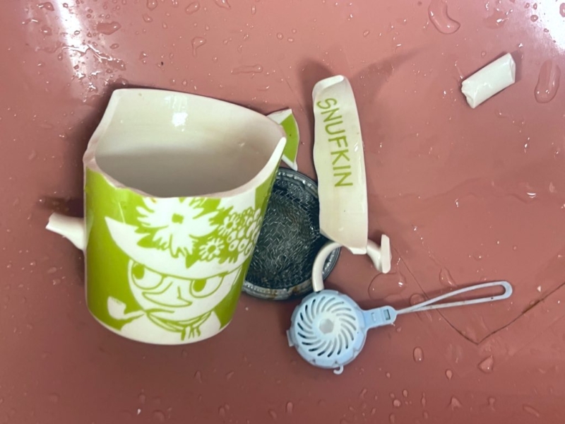 8年間使い続けてきたムーミンスナフキンのマグカップ割ってしまった